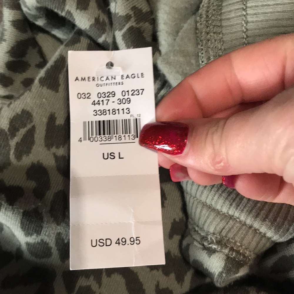 American Eagle Sweatpants / And Sweat shirt
Both New - Picture 3 of 8